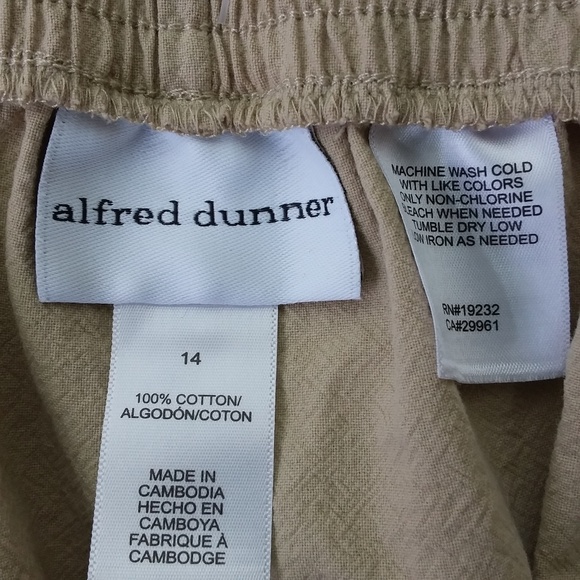 Alfred Dunner Capris Pants Khaki NWT -29 - Picture 4 of 4